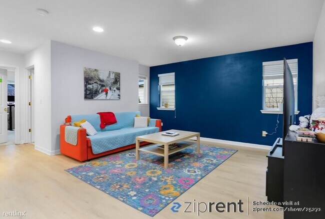 Building Photo - 3 br, 2.5 bath Townhome - 17111 3rd Place ...