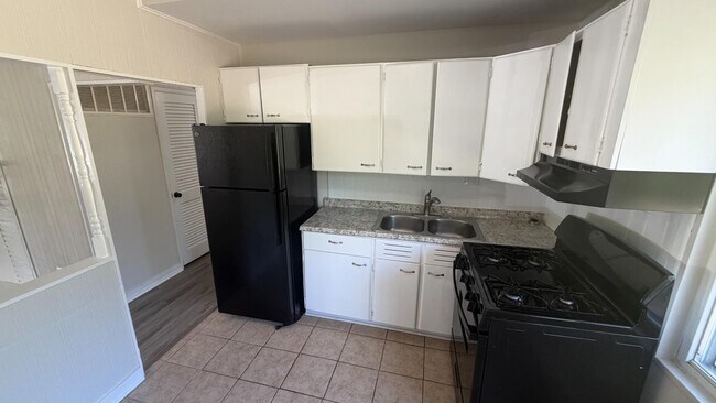 Building Photo - 9828 Omega Dr