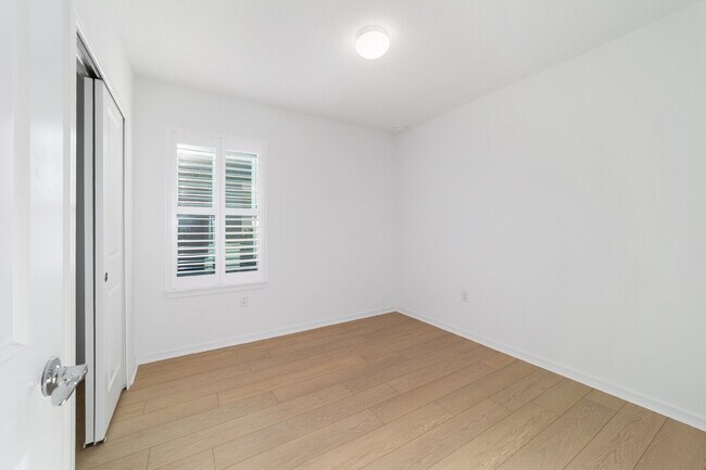 Building Photo - 5543 SW 85th Ave Rd