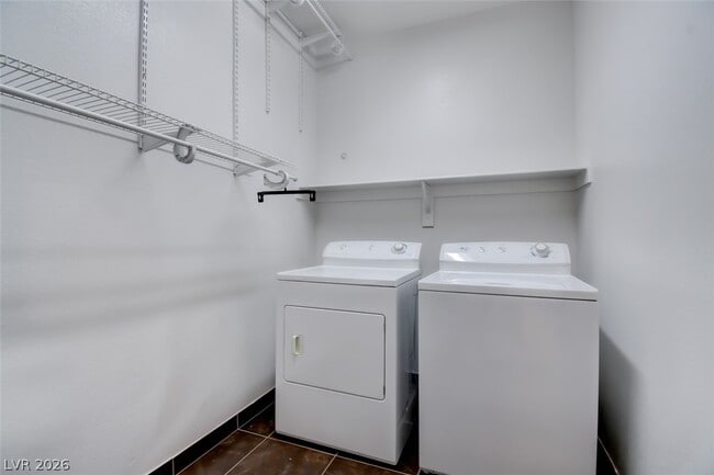 Building Photo - 2904 Dowitcher Ave