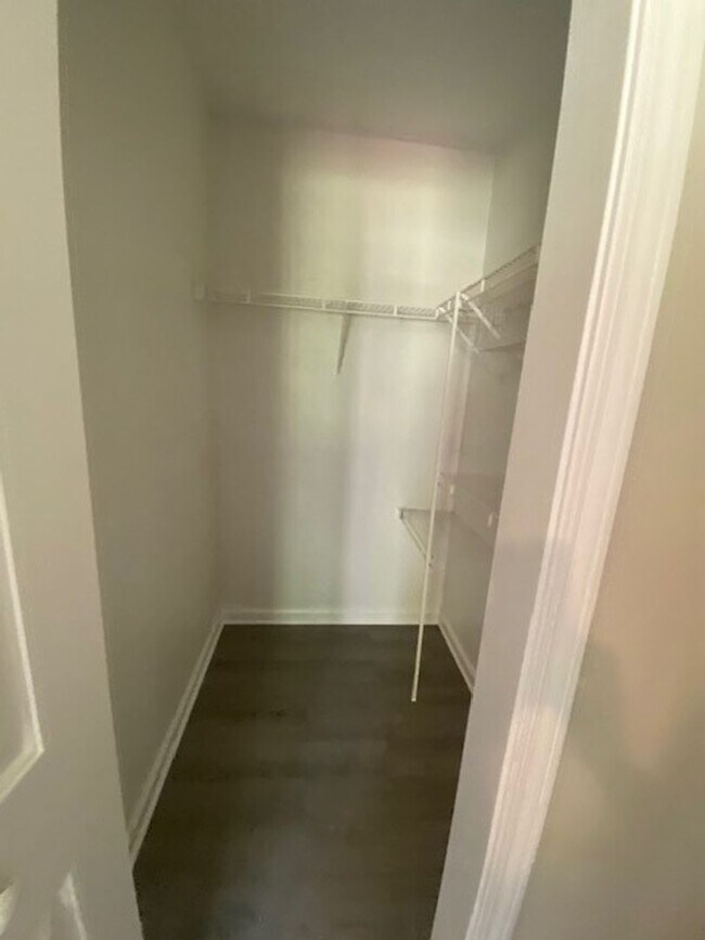 Building Photo - Welcome to this charming 3-bedroom, 2-bathroom home located in the vibrant city of Wilmington, NC.