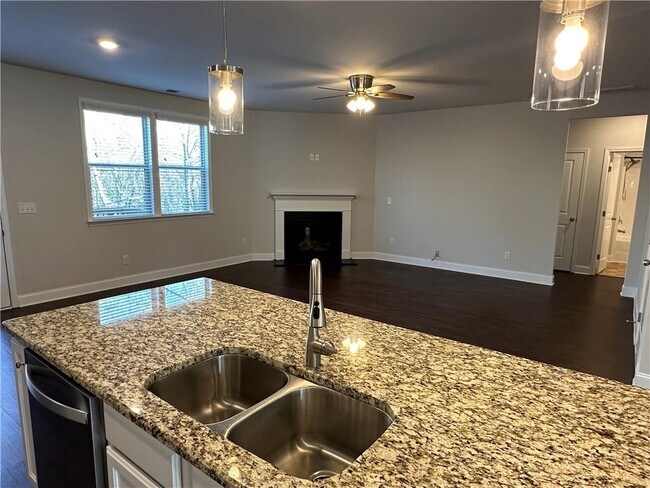 Building Photo - 1520 Kaden Ln