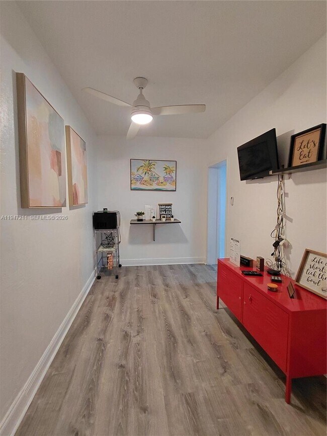 Building Photo - 1050 NE 82nd St