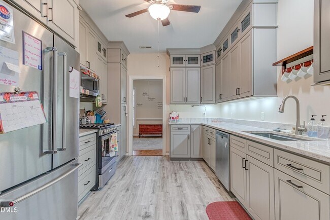Building Photo - 6240 Hilbert Ridge Dr