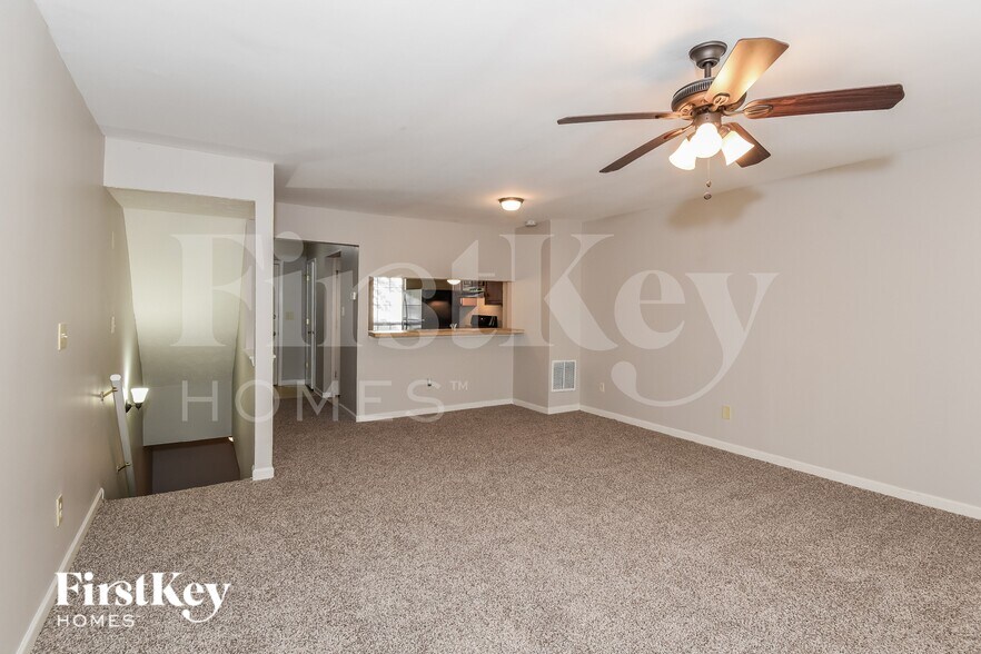 Building Photo - 6582 Wellington Square