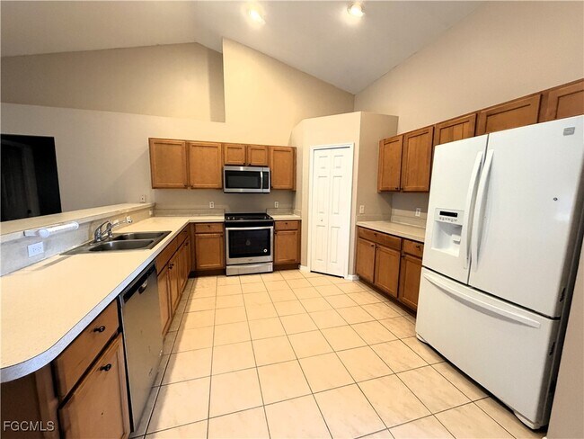 Building Photo - 1710 NW 17th St