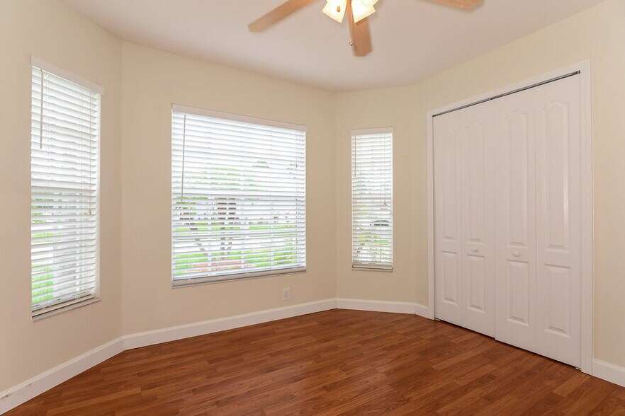 Building Photo - 30629 Midtown Ct