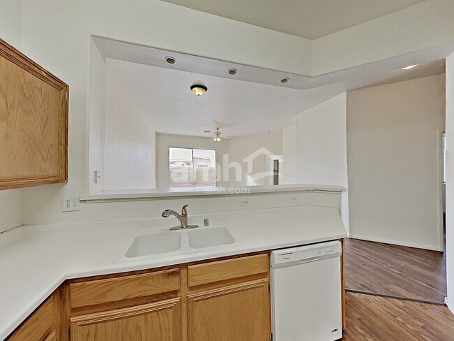 Building Photo - 2849 Serenidad Dr