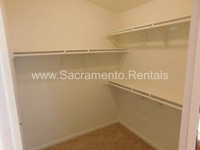 Building Photo - Very Nice Updated 4bd/3ba Rancho Cordova H...