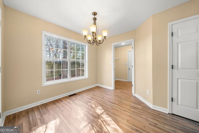 Building Photo - 198 Lakeview Dr