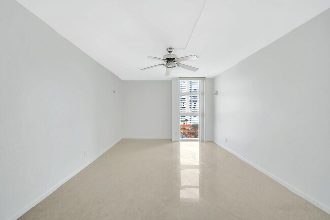 Building Photo - 1360 S Ocean Blvd