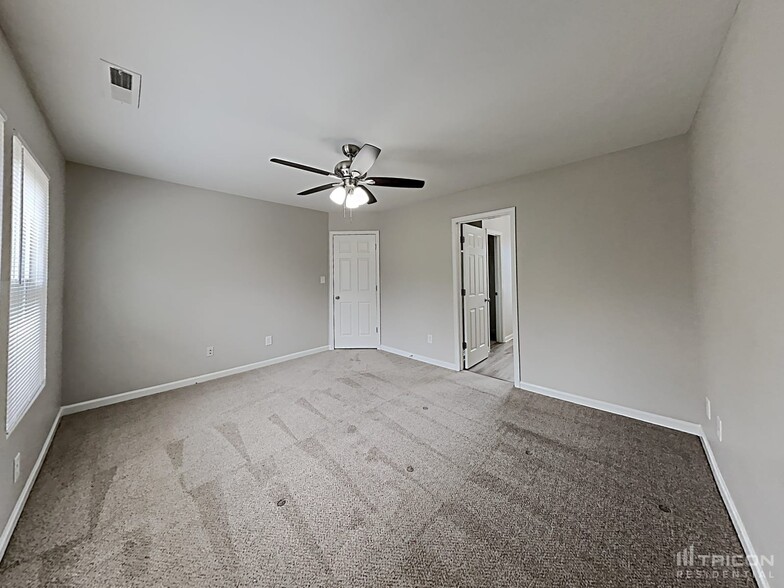 Building Photo - 915 Capra Court