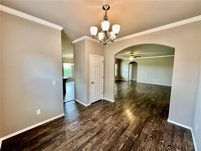 Building Photo - 433 North Drewrys Bluff Drive