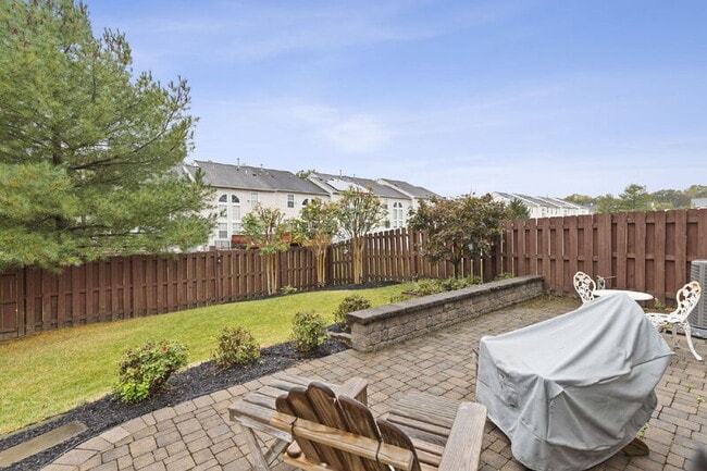 Building Photo - 212 Merlin Dr