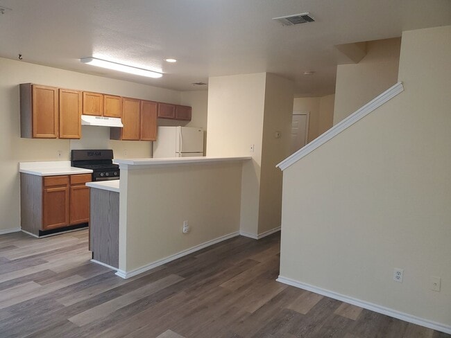 Building Photo - Christopher