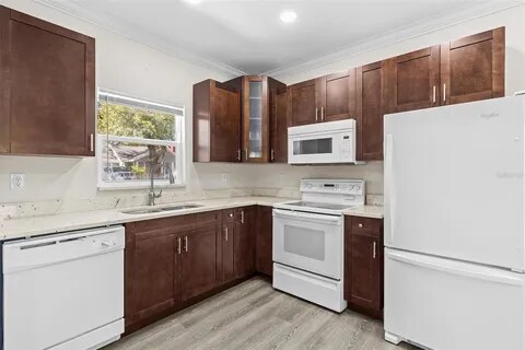 Building Photo - 8413 N Seminole Ave