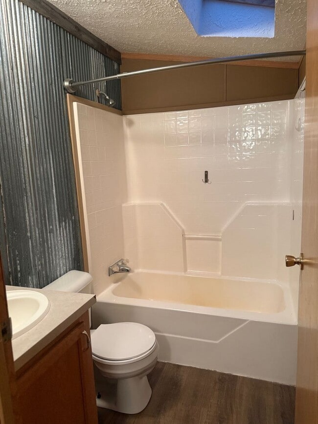 Building Photo - 808 N 8th St