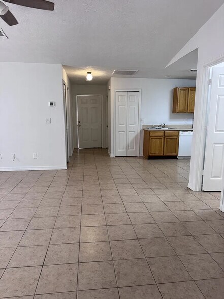 Building Photo - 8016 Lowndes St