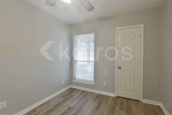 Building Photo - 4535 Sloangate Dr