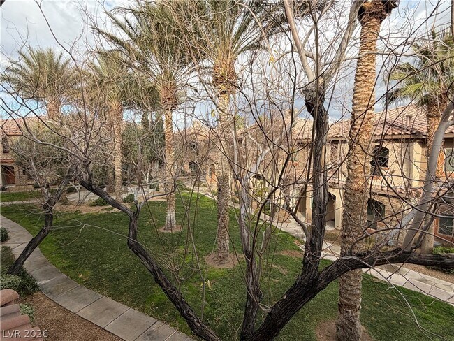 Building Photo - 7701 W Robindale Rd