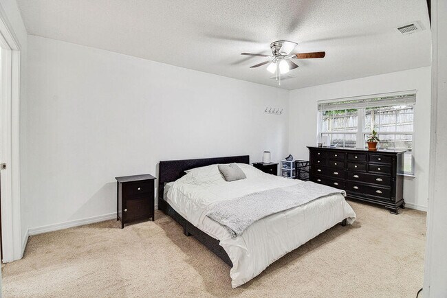 Building Photo - 289 Dahlquist Dr