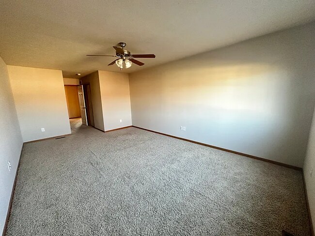 Building Photo - 1750 N 177th Plaza