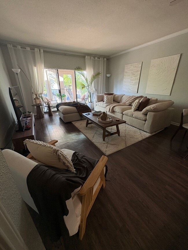 Building Photo - 2475 Underwood St