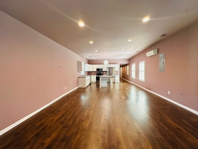 Building Photo - Prime Location Near NuLu, Downtown & Medical Districts