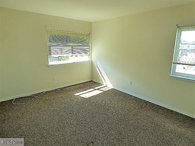 Building Photo - 10222 Prince Pl