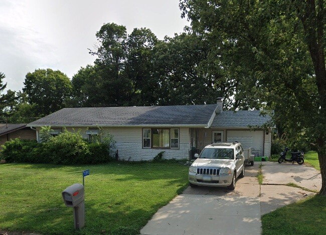 Primary Photo - 10890 Cascade Dr