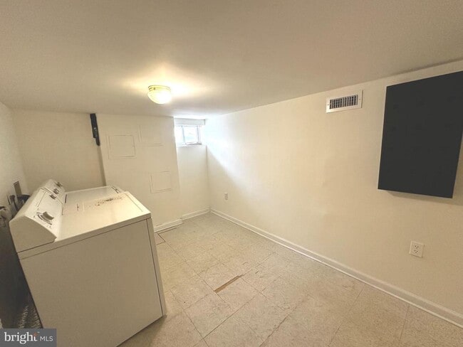 Building Photo - 1629 Patapsco St