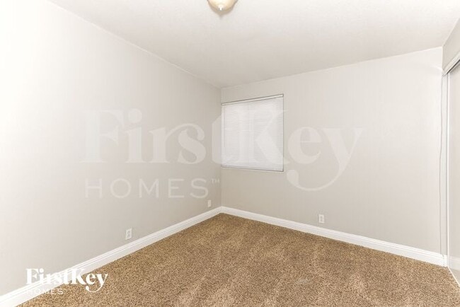 Building Photo - 1692 Capistrano Ave