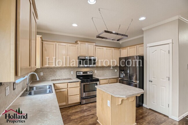 Building Photo - Beautiful Home in Prime North Plains Location – Walk to Parks & Downtown! Special $150 credit on ...