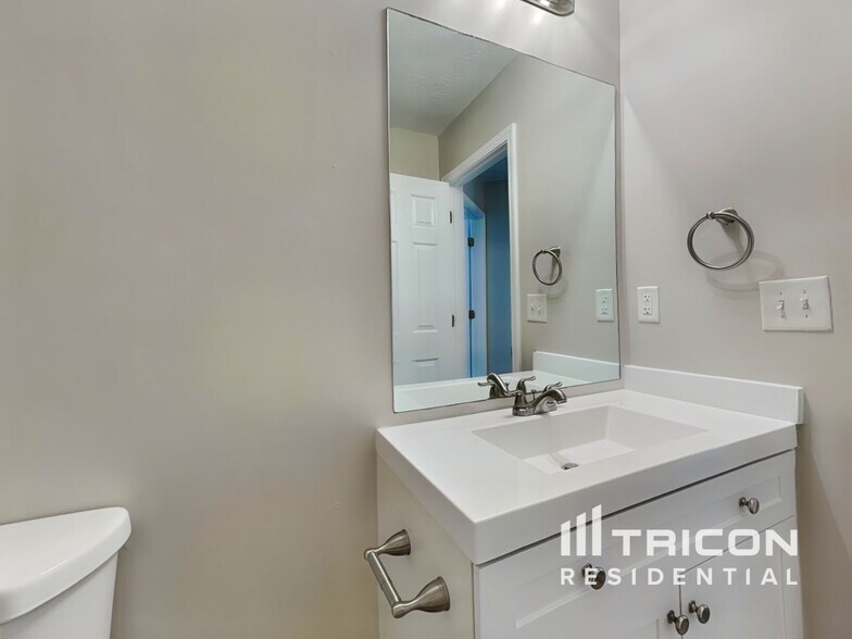 Building Photo - 364 Nunnally Dr