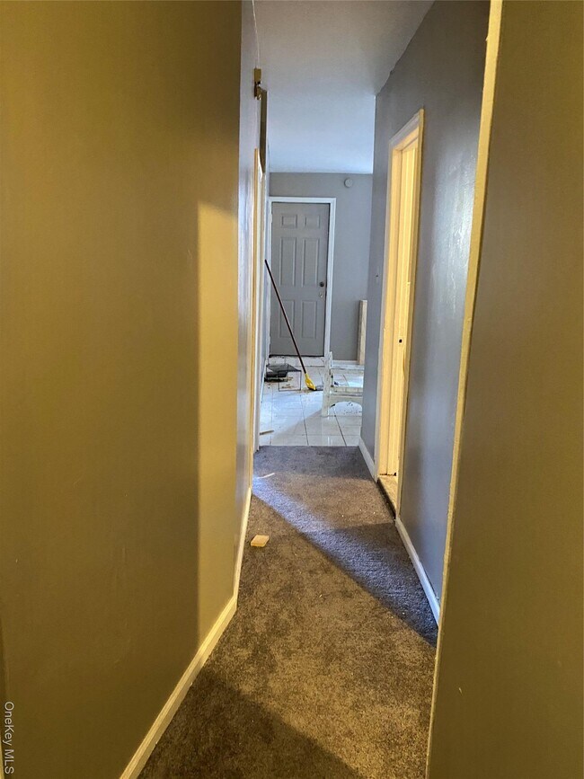 Building Photo - 769 E 223rd St