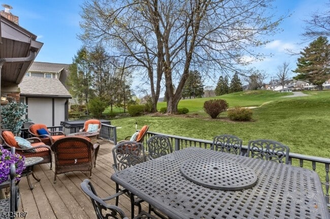 Building Photo - 487 W Shore Trail