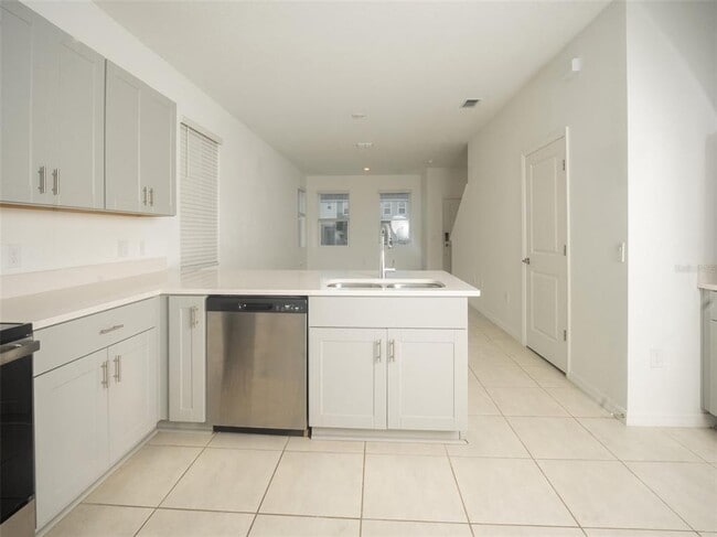 Building Photo - 3208 Skyline Lp