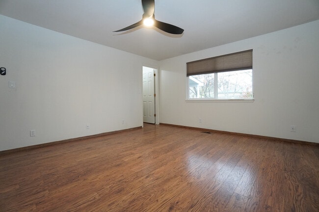 Building Photo - 2569 Camden Ln