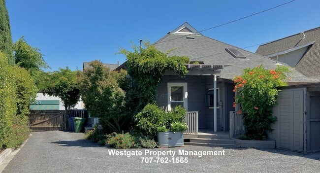 Building Photo - 728 Petaluma Blvd S