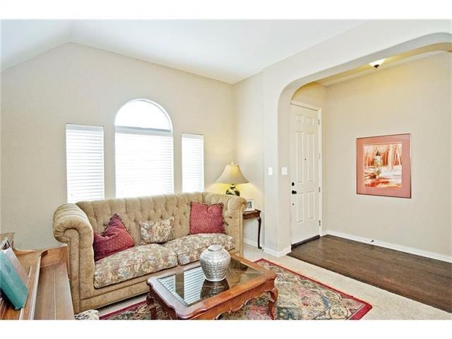 Building Photo - 309 Oak Point Dr