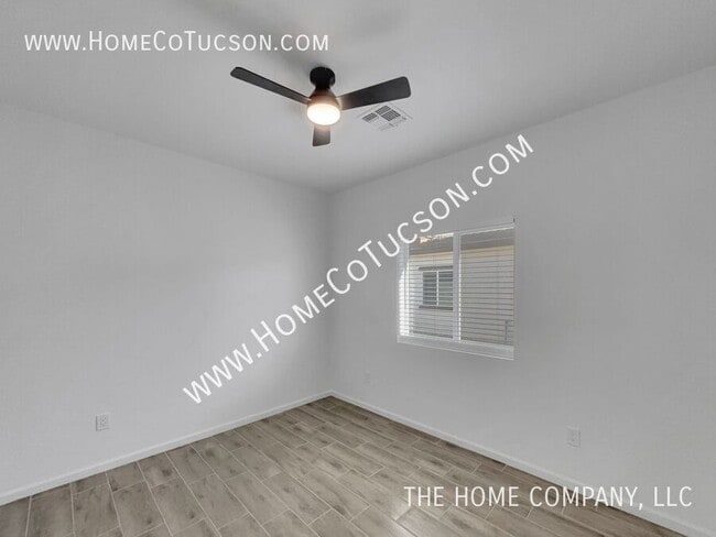 Building Photo - 1603 S Van Buren Ave