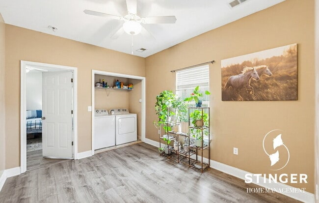 Building Photo - 11 Mint Farm Dr