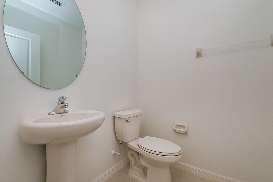 Building Photo - 7310 Spring Snowflake Ave