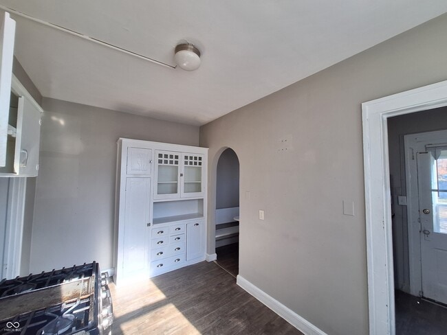 Building Photo - 4841 N College Ave