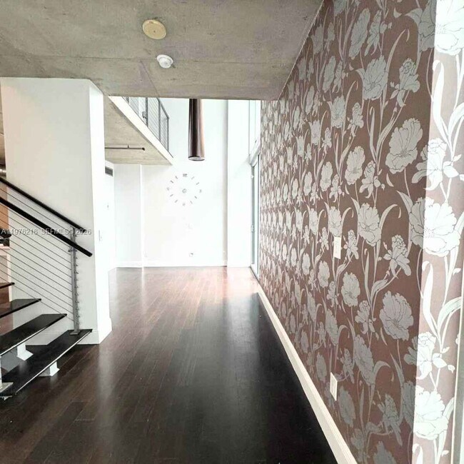 Building Photo - Southwest 1st Court, Miami, FL 33130 - 2 BR 2 BA condo