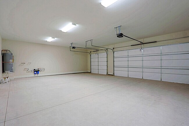 Building Photo - 2351 E Cana Ln