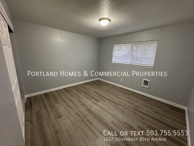 Building Photo - 1427 SE 85th Ave