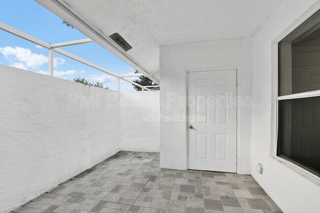 Building Photo - 13900 Folkestone Cir