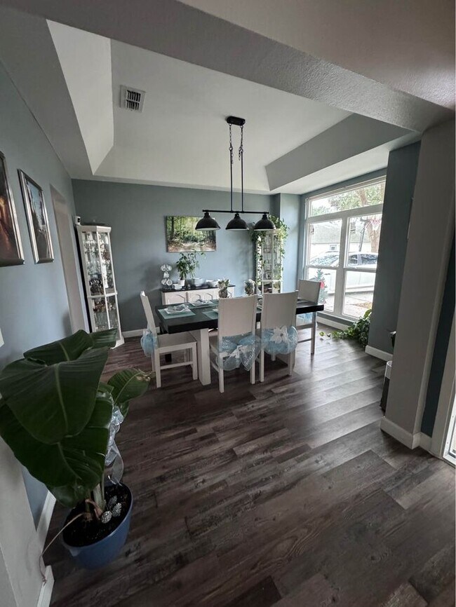 Building Photo - 8605 Otter Creek Ct