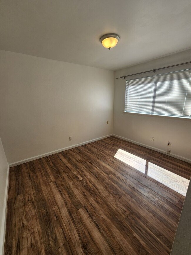 Building Photo - 2 Bed, 1 Bath Single Level Grover Beach Condo- Small Pets Considered